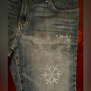 Sonoma Denim shorts, Laser Etched with Christmas Theme, Men’s size 36